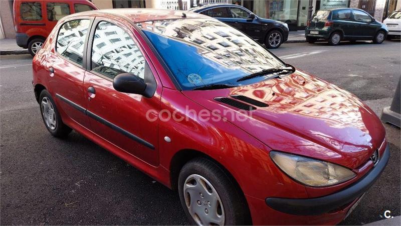 PEUGEOT 206