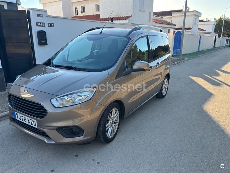 FORD Tourneo Courier 1.0 EcoBoost Titanium