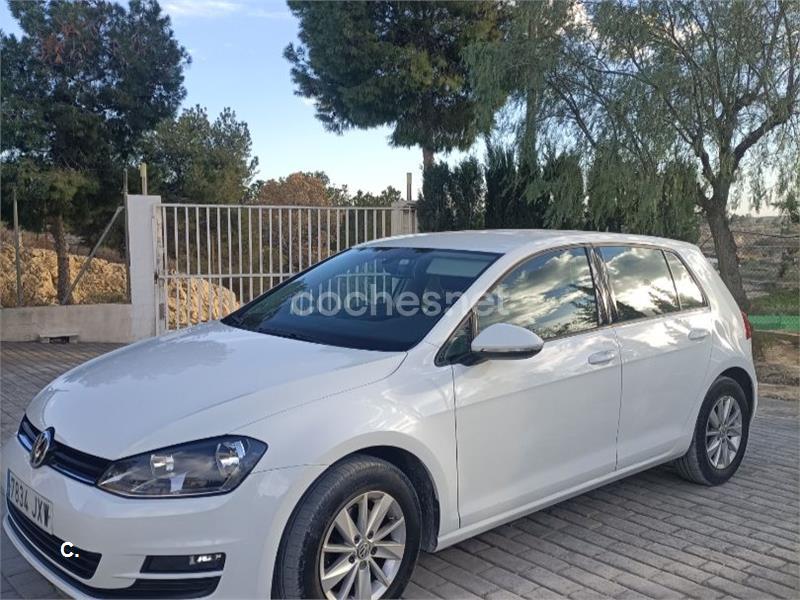 VOLKSWAGEN Golf Advance 1.0 TSI