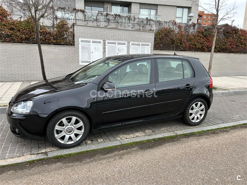 VOLKSWAGEN Golf 2.0 TDI Highline DSG