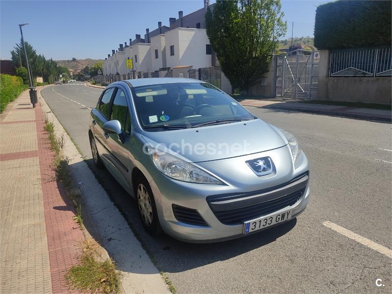 PEUGEOT 207 Confort 1.4 75