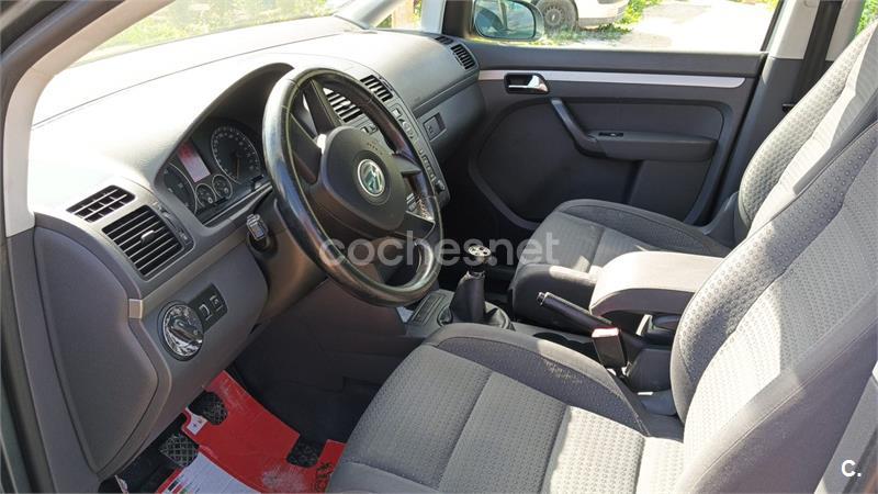 VOLKSWAGEN Touran 2.0 TDI 140 Highline