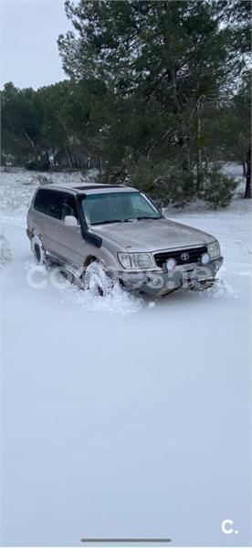 TOYOTA Land Cruiser 100