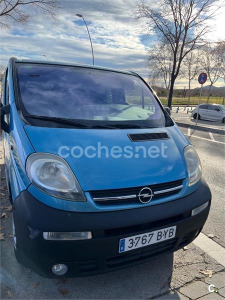 OPEL Vivaro 1.9DTI Corto 2.7t Combi6