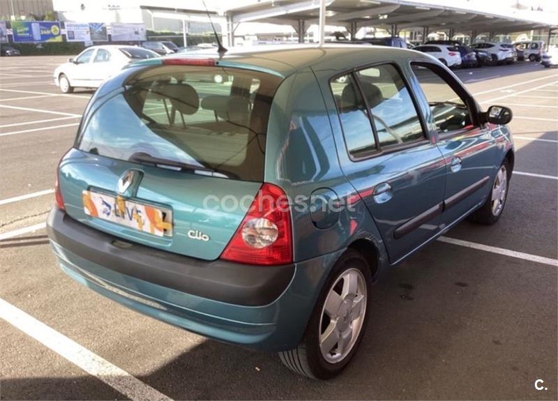 RENAULT Clio Luxe Privilege 1.4 16v Auto Proactiva