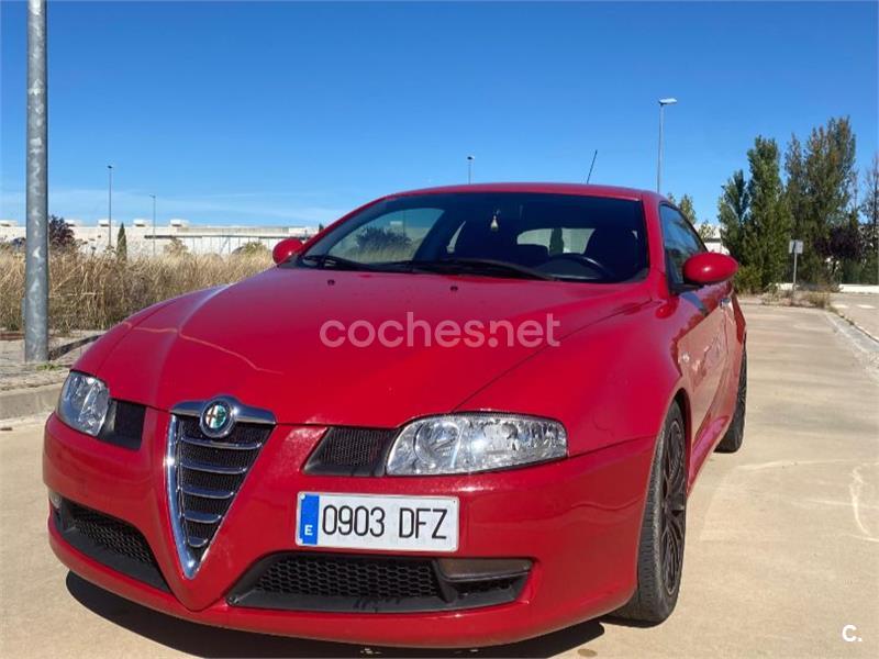 ALFA ROMEO GT 1.9 JTD Distinctive