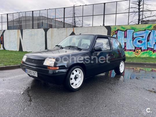 RENAULT R5