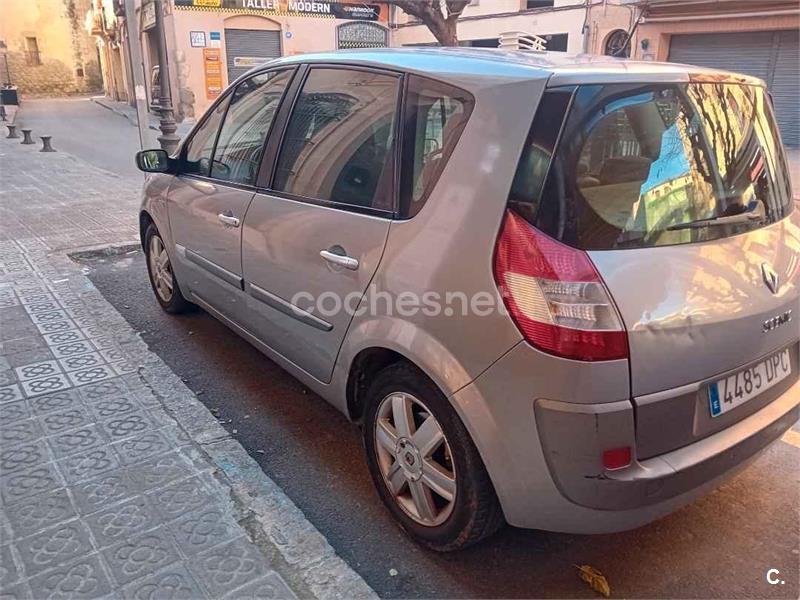 RENAULT Scenic