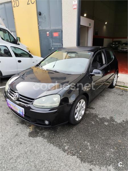 VOLKSWAGEN Golf 1.6 Sportline