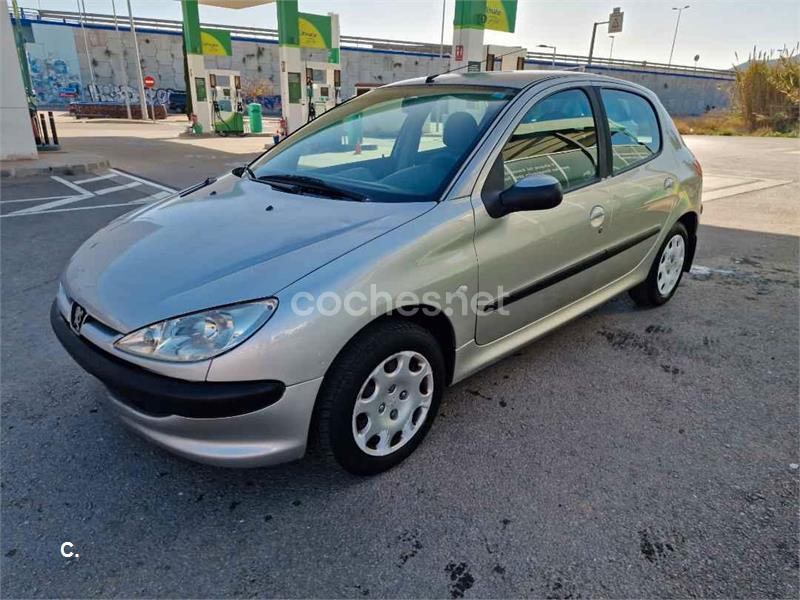 PEUGEOT 206