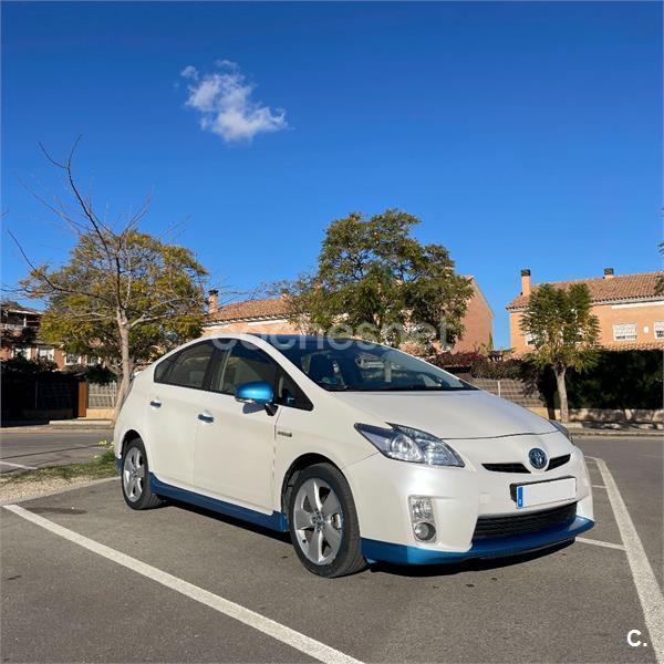 TOYOTA Prius 1.8 HSD ADVANCE