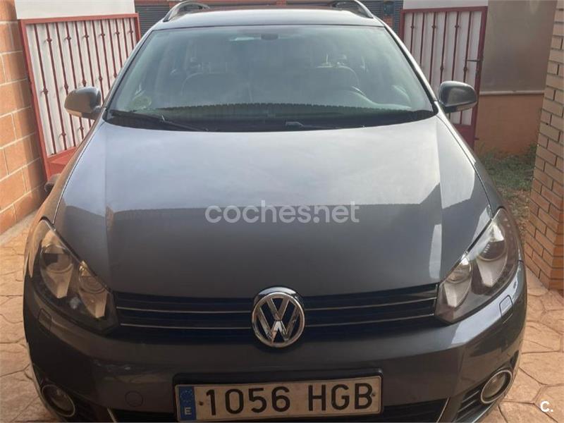 VOLKSWAGEN Golf Variant 1.6 TDI DPF DSG Advance