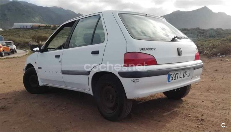 PEUGEOT 106