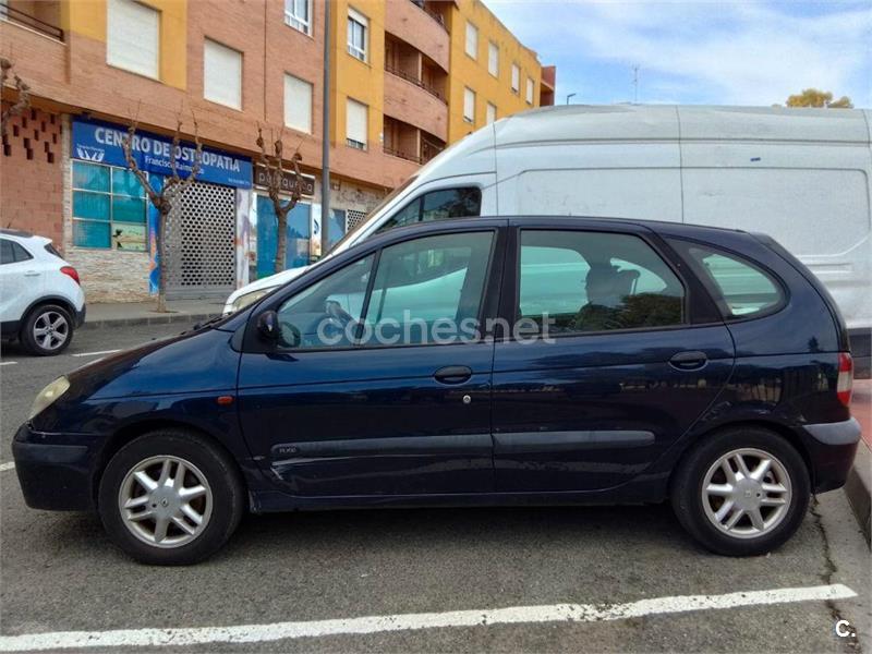 RENAULT Scenic