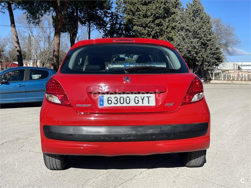 PEUGEOT 207 Confort 1.4 75