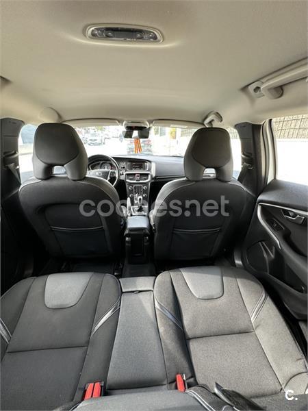 VOLVO V40 2.0 D2 Momentum