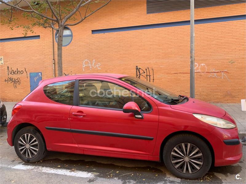 PEUGEOT 207 Confort 1.4 75