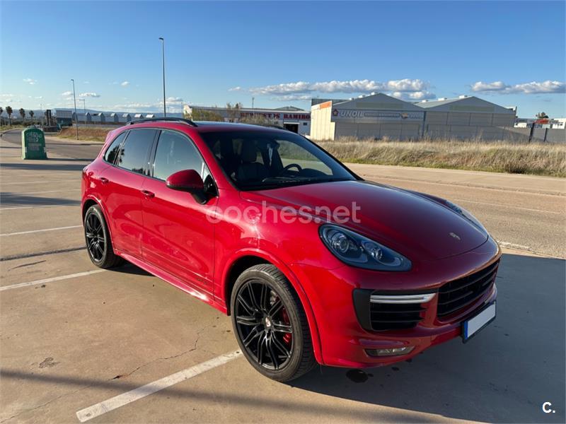 PORSCHE Cayenne GTS