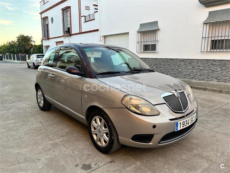 LANCIA Ypsilon
