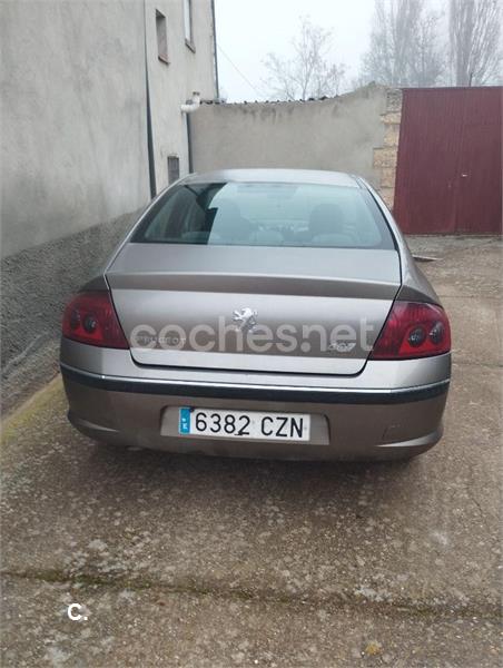 PEUGEOT 407