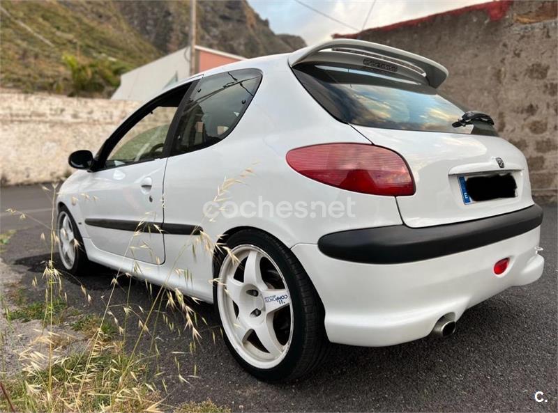 PEUGEOT 206