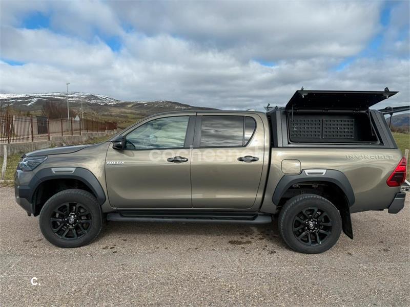 TOYOTA Hilux