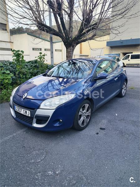 RENAULT Megane Color Edition 1.6 16v 110 E5