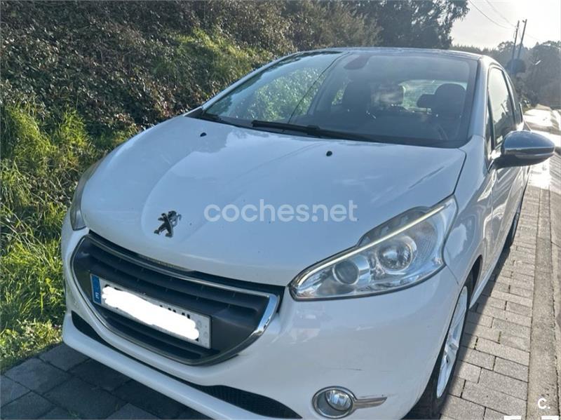 PEUGEOT 208 ALLURE 1.6 eHDi 115