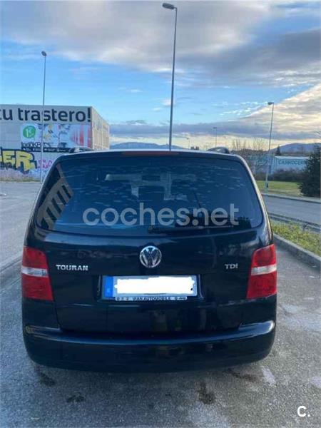 VOLKSWAGEN Touran