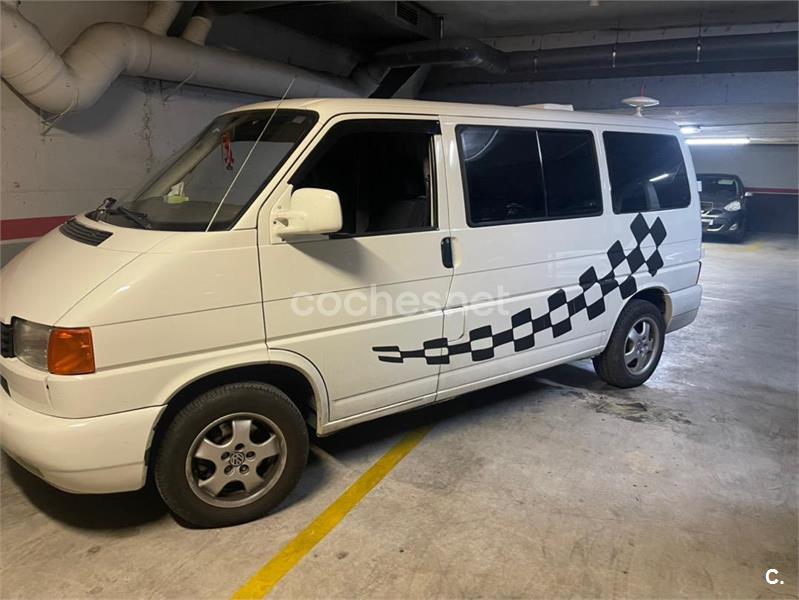 VOLKSWAGEN Multivan