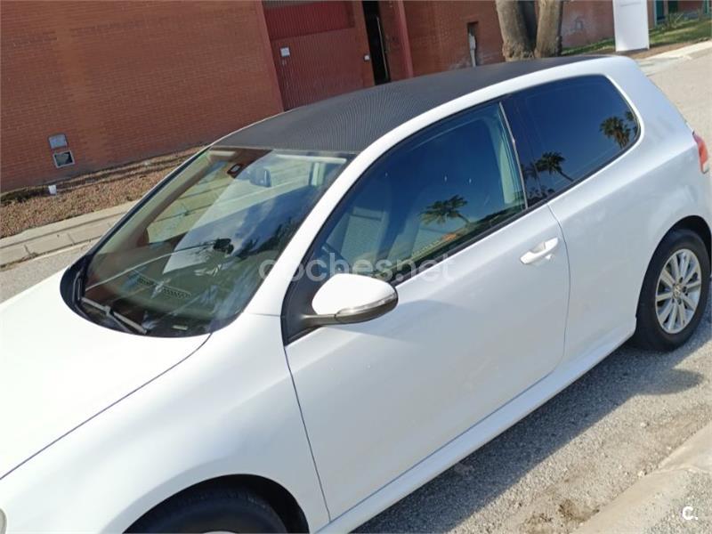 VOLKSWAGEN Golf 1.6 HIGHLINE