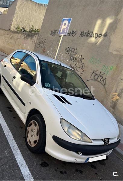 PEUGEOT 206