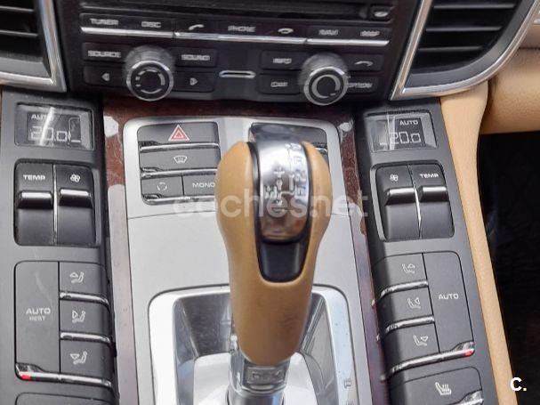 PORSCHE Panamera 4S