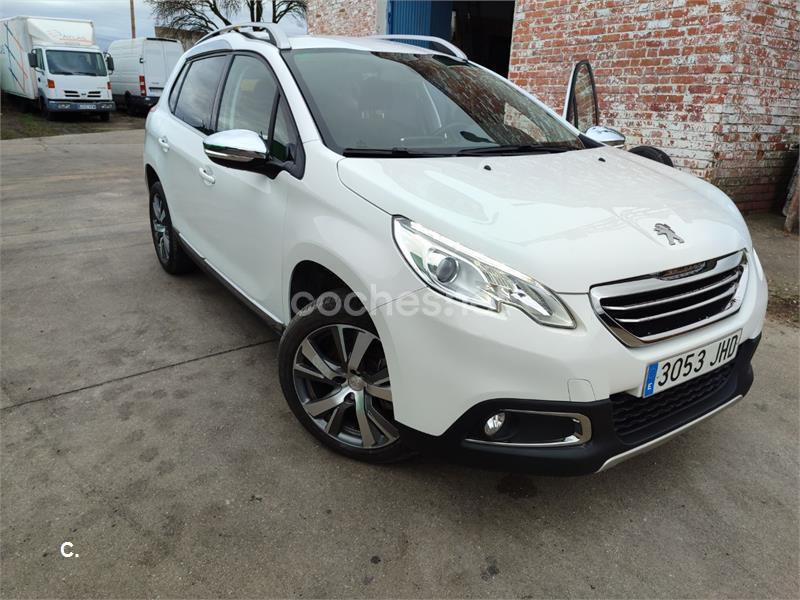 PEUGEOT 2008 Allure 1.2 PureTech 110 SS