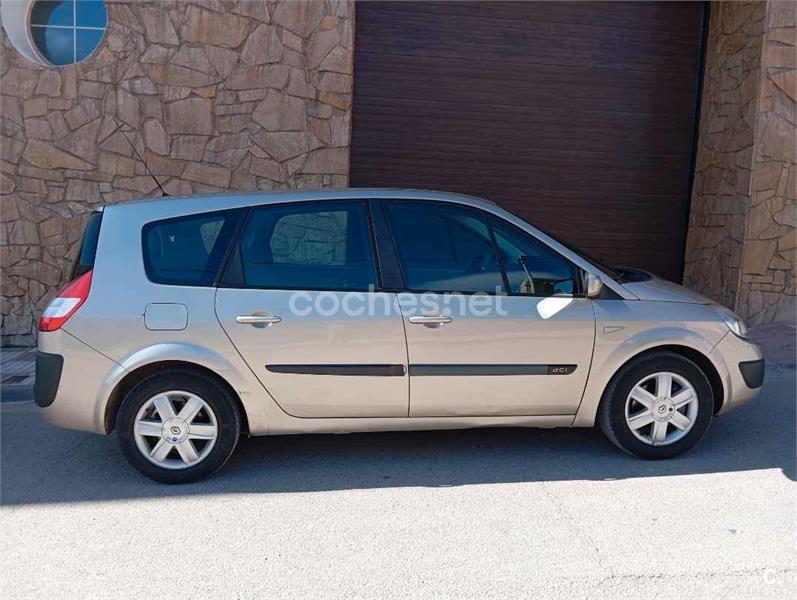 RENAULT Grand Scenic