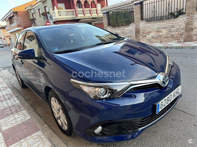 TOYOTA Auris 1.8 140H Active Touring Sports