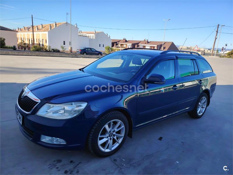 SKODA Octavia Combi 2.0 TDI Elegance DSG