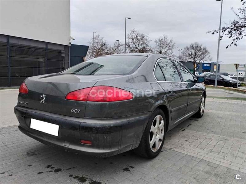 PEUGEOT 607