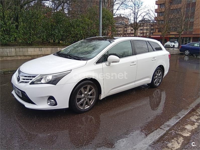 TOYOTA Avensis 120D Advance Cross Sport