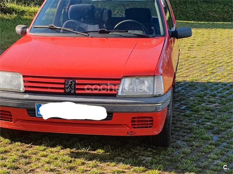 PEUGEOT 205