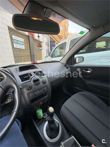 RENAULT Megane CONFORT AUTHENTIQUE 1.9DCI