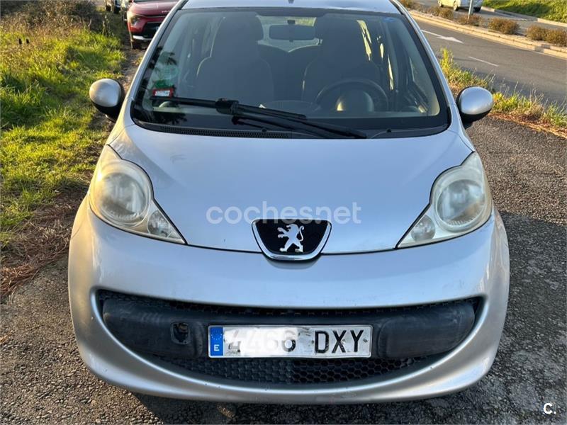 PEUGEOT 107 1.0i Urban