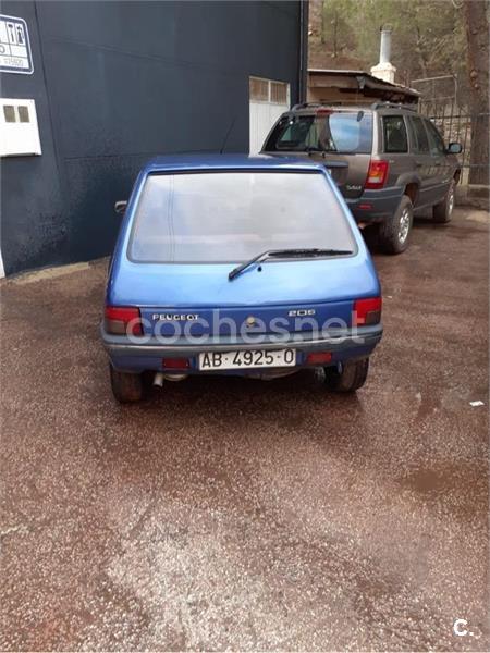 PEUGEOT 205