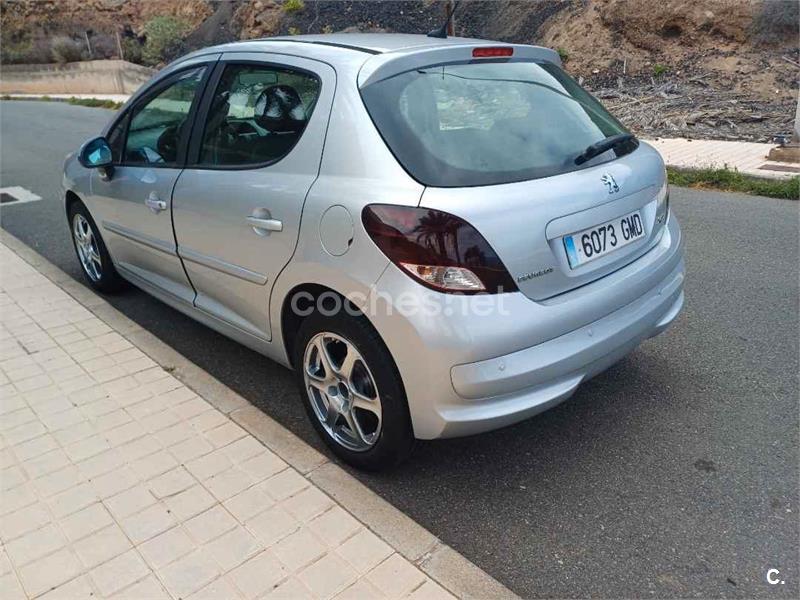 PEUGEOT 207