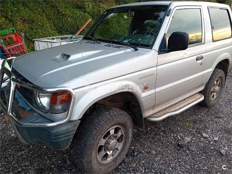 MITSUBISHI Montero