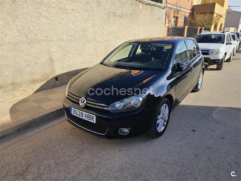 VOLKSWAGEN Golf 1.6 TDI DPF DSG Sport