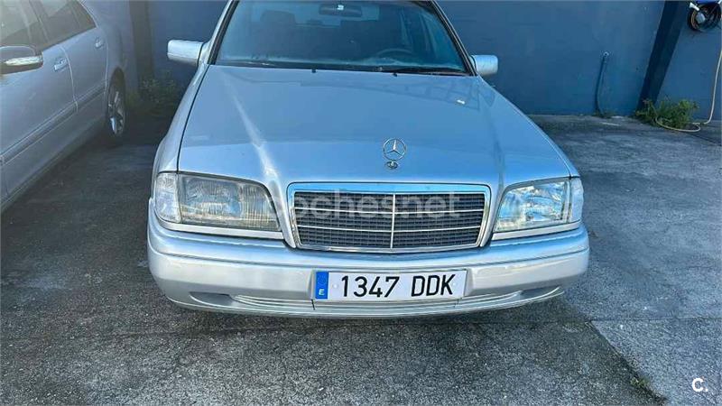 MERCEDES-BENZ 200