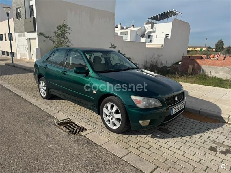 LEXUS IS200