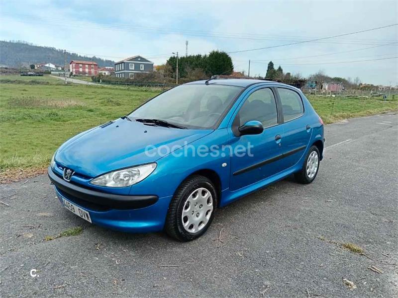 PEUGEOT 206