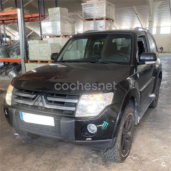 MITSUBISHI Montero